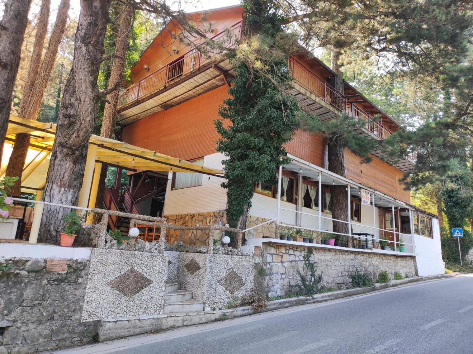 Hotel Toni Llogora Dukat Esterno foto