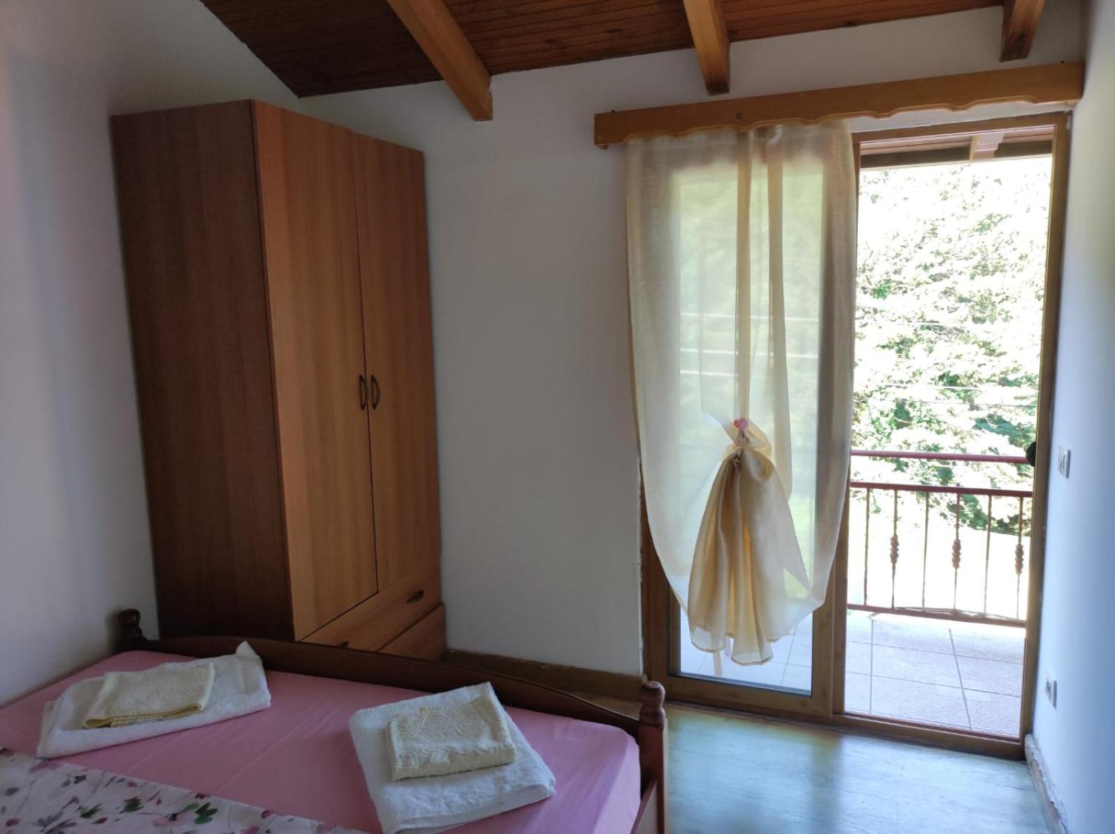 Hotel Toni Llogora Dukat Esterno foto
